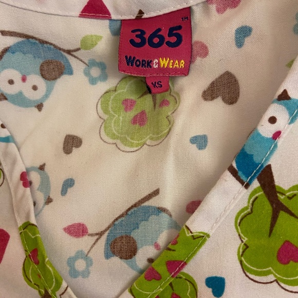 365 Work & Wear Scub Top Owls, trees and hearts - Picture 2 of 3